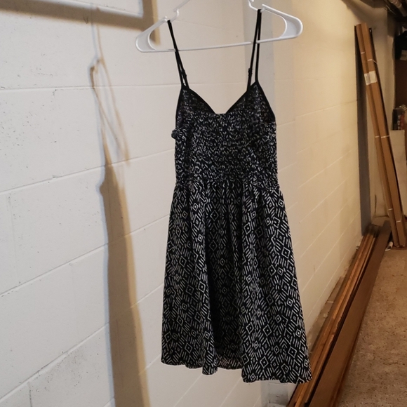 Summer dress - Picture 3 of 4